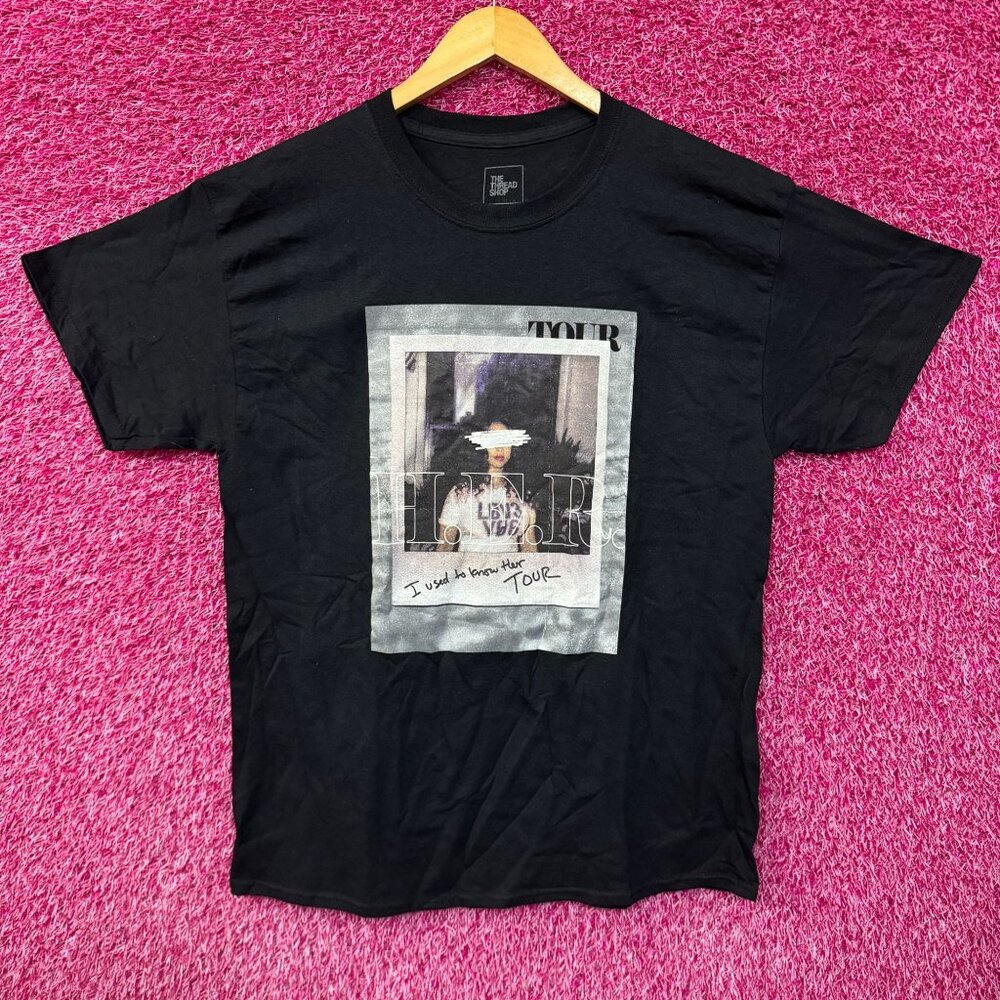 HER I Used to Know Her Tour Dates Polaroid Urban Pop Tee M